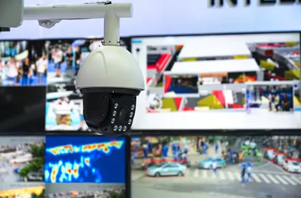 Câmera e monitores da central